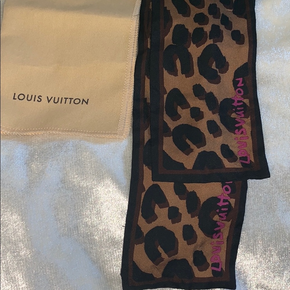 LV Scarf